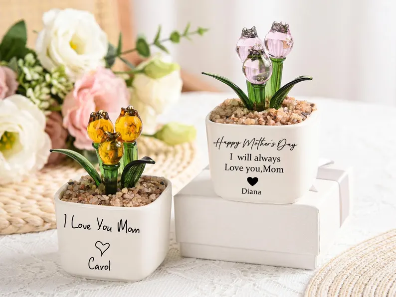 Glass Tulip Gift for Mom, Personalized Hand Blown Flower Pot, Mother's Day Gift, Custom Everlasting Floral Desk Decor