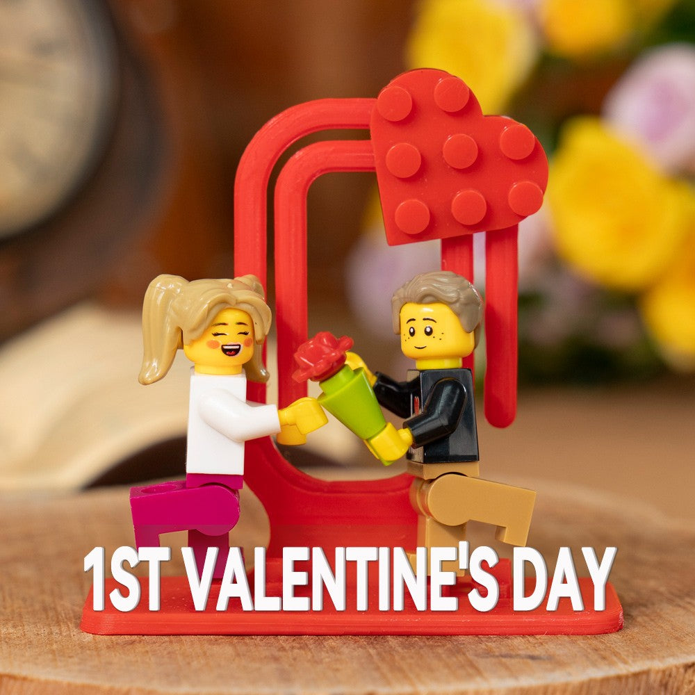 Personalized Couple Mini Figures with Names - Romantic Gift for Him & Her