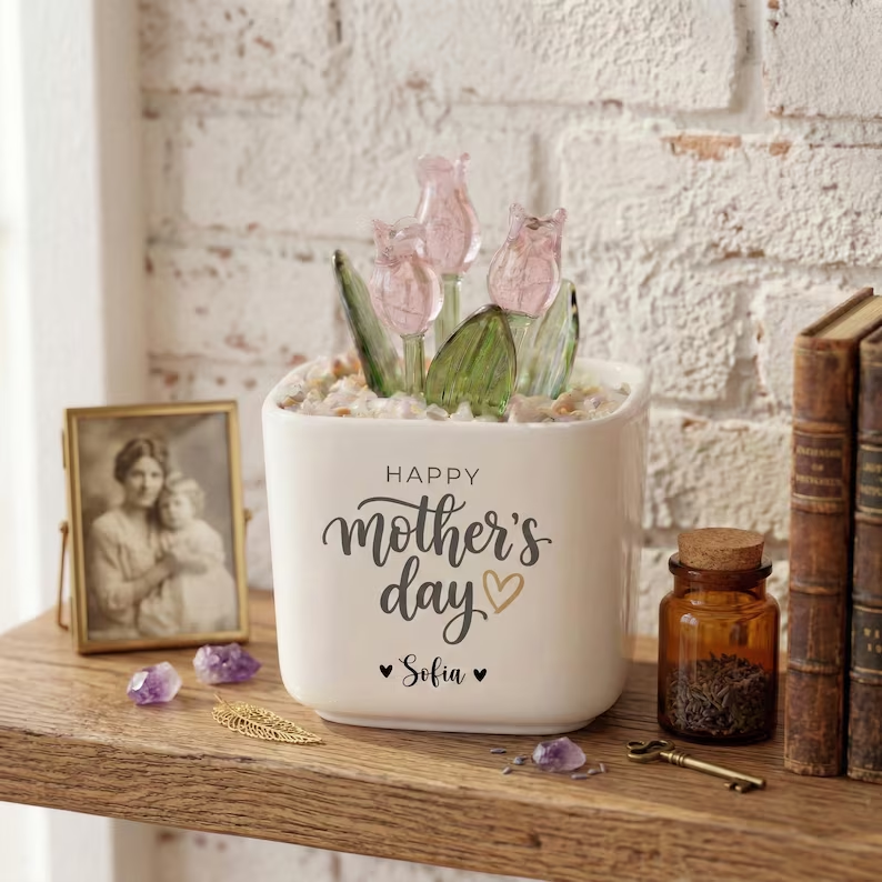 Personalized Tulip Glass Flower Pot, Mother's Day Gift for Mom, Happy Mothers Day Planter, Custom Name Flower Pot, Decorative Glass Tulip
